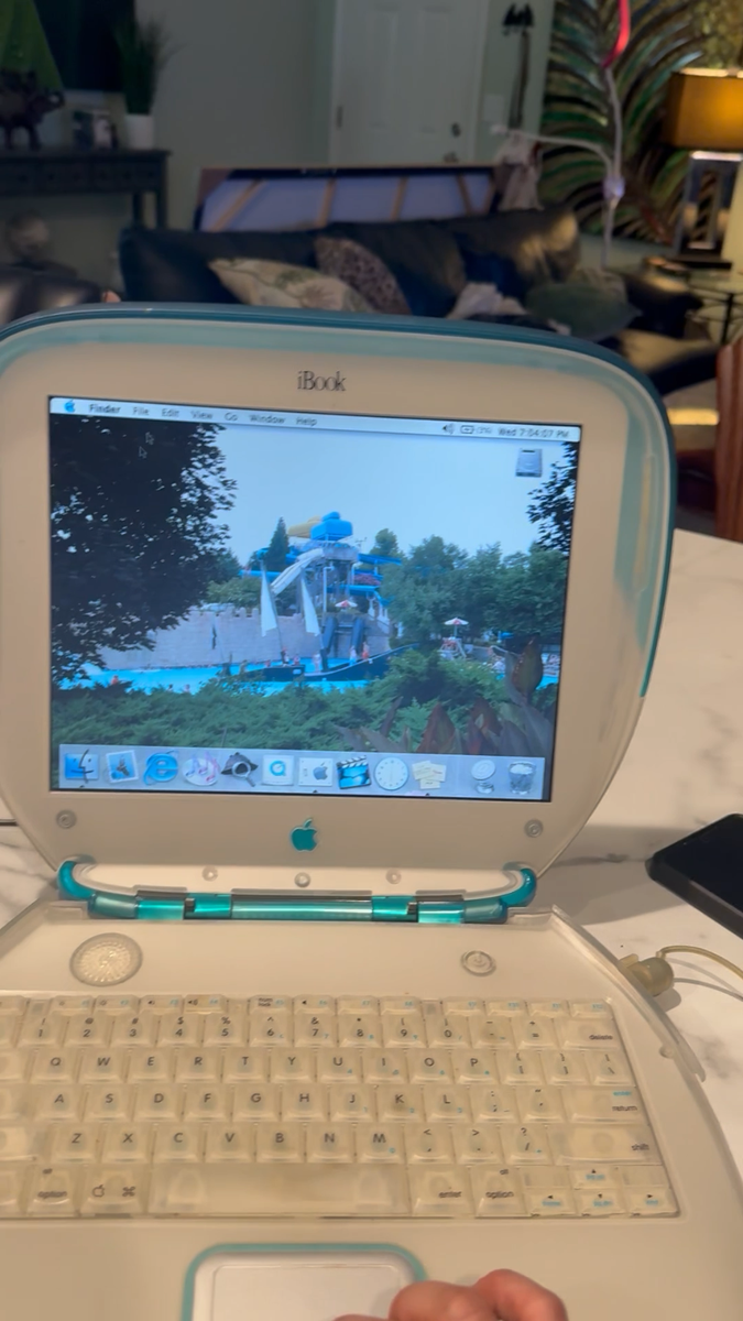 ibook クラムシェル　M2453 Apple iBook M2453 12.1