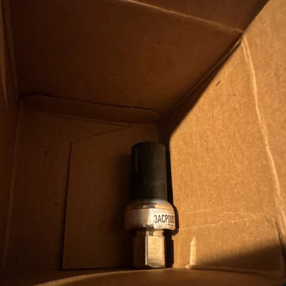 Sensor de presión Dorman 904-610 para modelos Ford Lincoln Mazda Mercury Foto 2 de 3