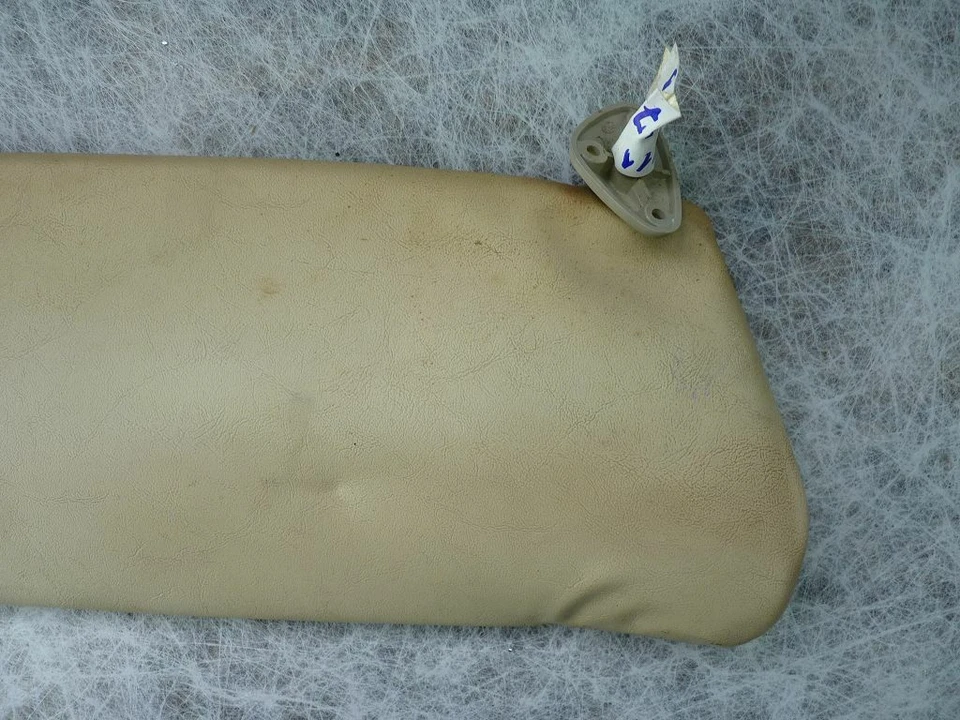 Mercedes W111 230S aleta trasera 1x visera izquierda 140317-19 - Imagen 3 de 4