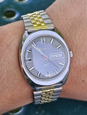 Vintage Bulova Cal. 11A0ACB Automatic Day Date Mens Wrist Watch Swiss Whale 