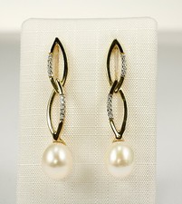 Classico Orecchini IN 585 Oro Giallo Con Perla E Brillante 0,10 Ct.w.si