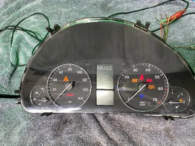 Mercedes-Benz C240 2005 grupos de instrumentos A 203 540 47 47 Foto 2 de 4