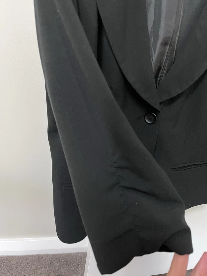 LADIES BLACK BLAZER SZ 14 - image 2 of 3