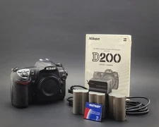Nikon D200 10.2MP Digital SLR Camera Body 3 Batteries /Charger Link Cable