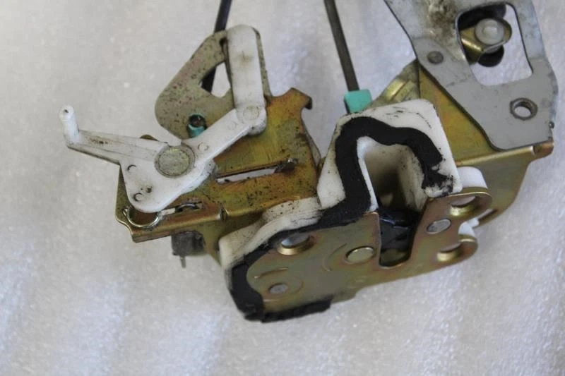 1990 1991 1992 1993 1994 SUBARU LEGACY LEFT REAR POWER DOOR LATCH LOCK ACTUATOR - Image 3 of 4