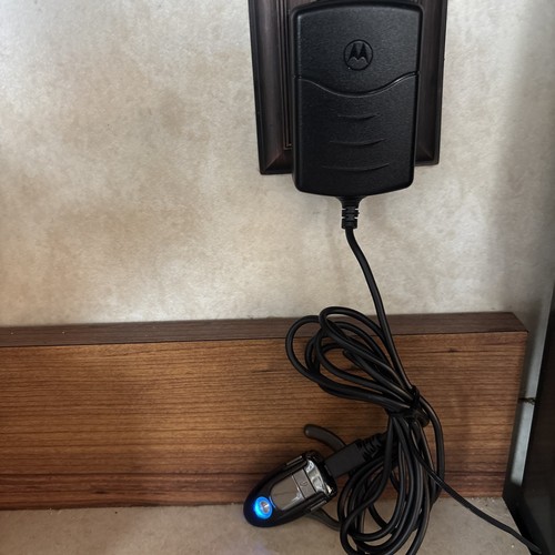 Motorola H500 Black Gray Wireless Bluetooth EarHook Headset plus 2 chargers