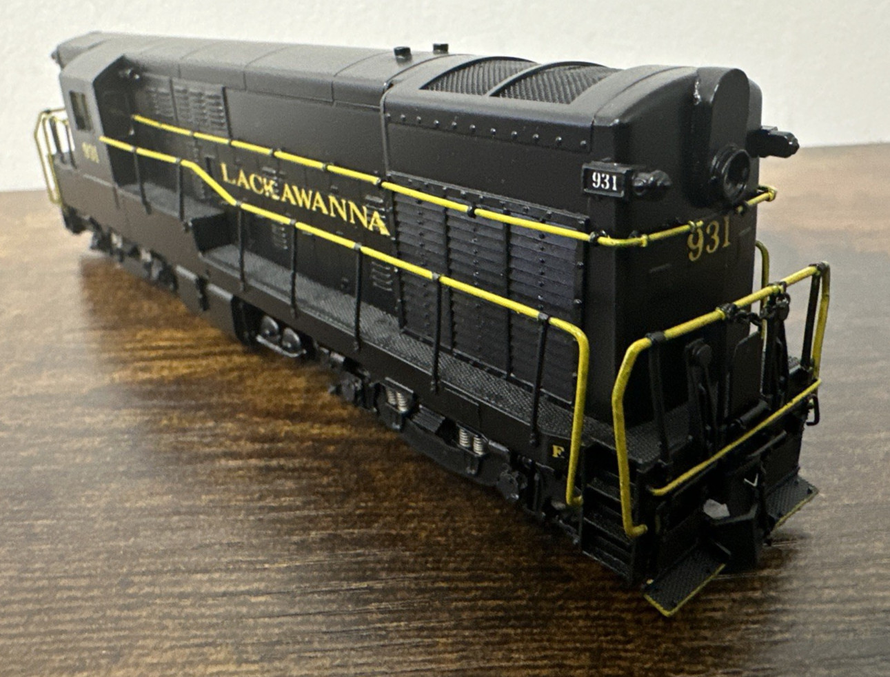 The Car Works HO Brass Fairbanks-Morse H-16-44 Diesel Loco - Lackawanna #931 FP!
