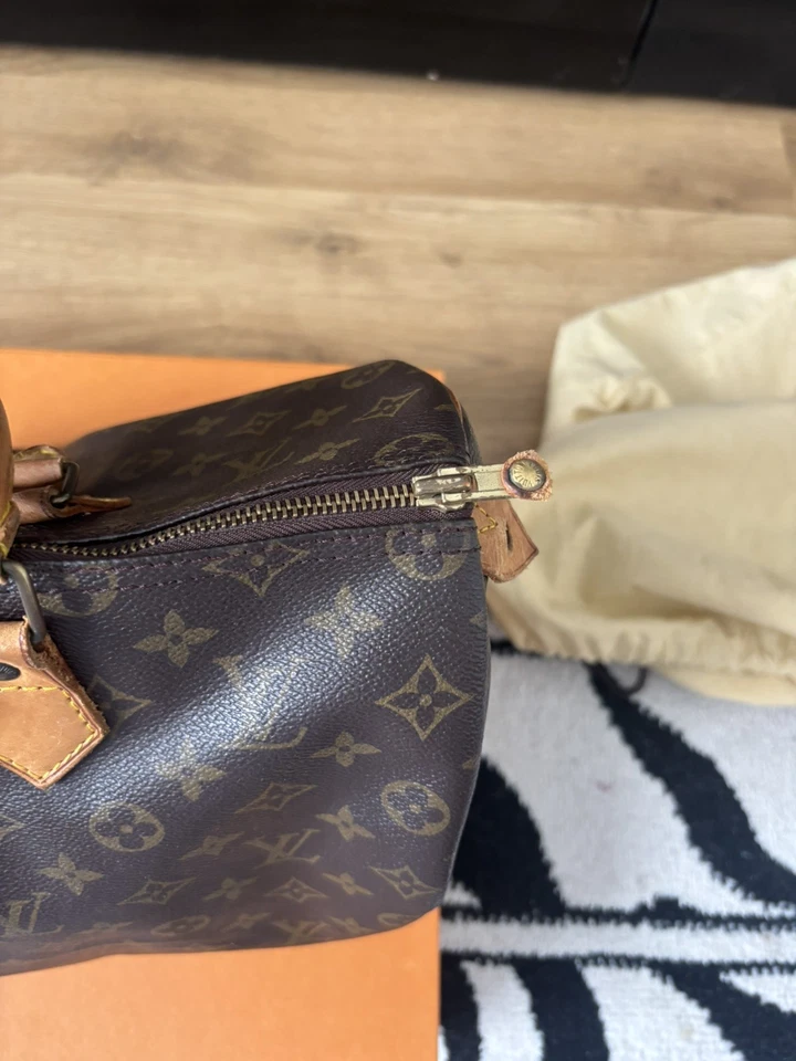 Louis Vuitton Speedy 35 in Monogram Canvas, photo 3 of 5