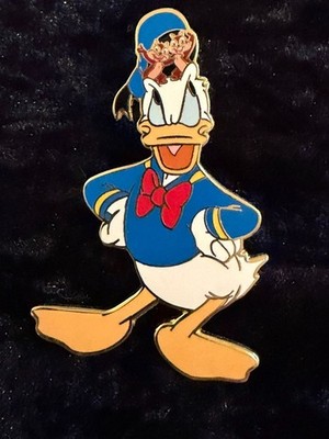 Disney Pin LE 1000 Disney Auctions Donald Duck Chip And Dale PINS 2004