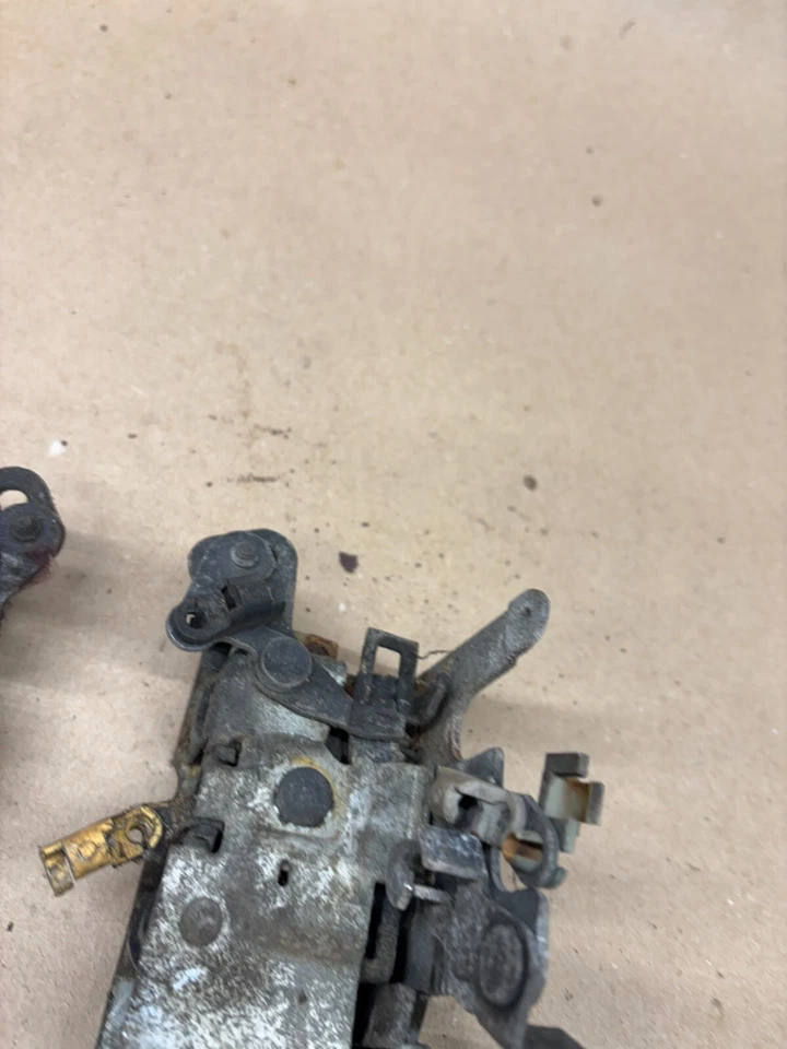 1987 1988 89 1993 Dodge D100 W150 D350 OEM conjunto de pestillos de puerta pequeños pestillo D250 Foto 4 de 4