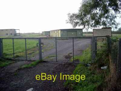 Foto 6x4 Mod Gebäude in der Nähe von RAF Wyton Kings Ripton c2006