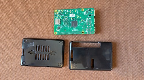 Raspberry Pi 3 Model B Quad Core 64-bit 1gb RAM, with case. - Afbeelding 2 van 2