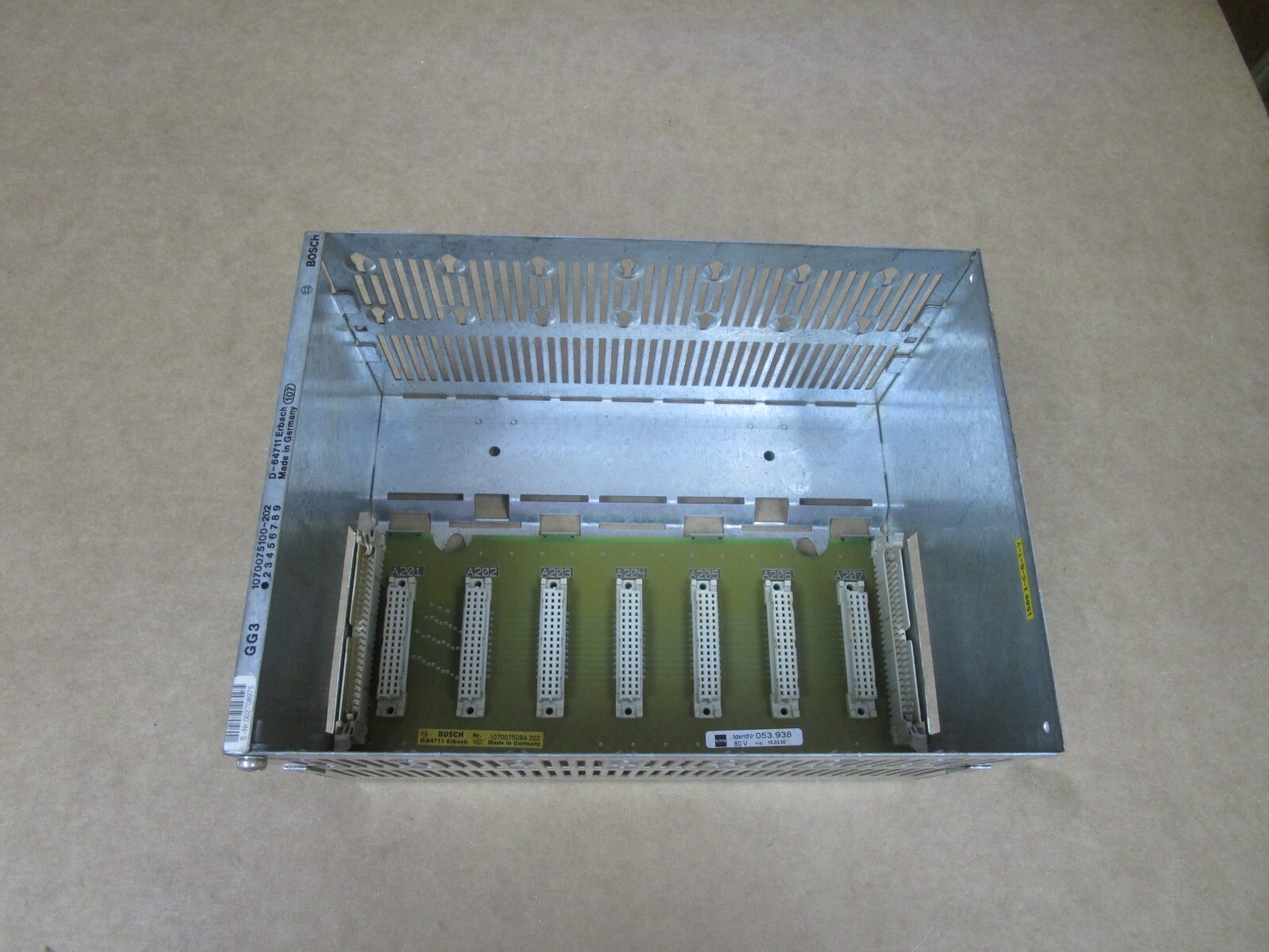 BOSCH PLC 7 SLOT CHASSIS RACK 1070075100-202