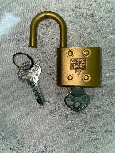 VINTAGE Slaymaker Rustless Brass Padlock Lock with 2 Keys 2 1/4" x 1 1/2" x 5/8" - Picture 2 of 6