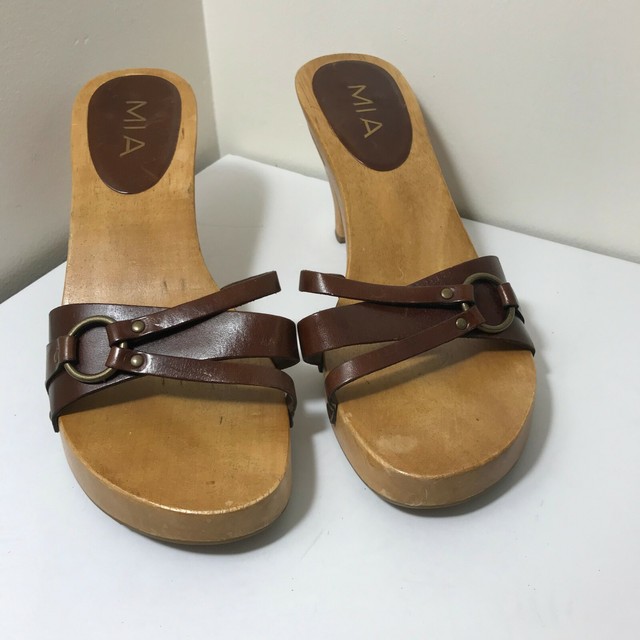 mia lynn sandal