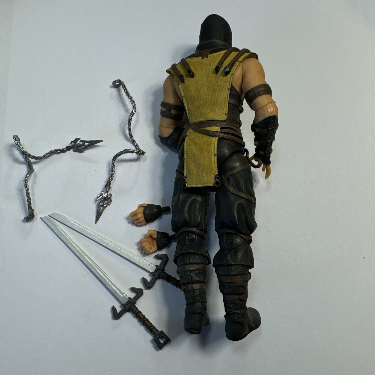 Mezco Toyz Mortal Kombat X: Scorpion 6