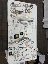 Beautiful Costume Jewelry. Many New Pieces. Full Lot