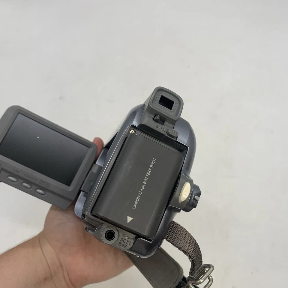 Canon ZR500 MiniDV Digital Video Camcorder Silver Handheld Camcorder Untested - Image 3 of 4