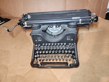 Italian Olivetti M40 Vintage Manual Typewriter c1930 Italian Keyboard  thumbnail