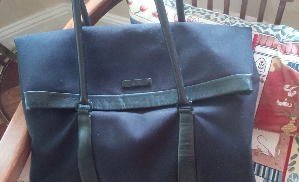 Bolso de hombro Tumi Tote negro nailon cuero ribete viaje de negocios doble asa Foto 2 de 4