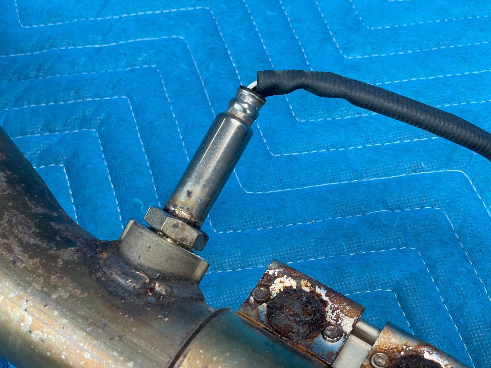 VW Passat 2.0L Diesel Engine Catalytic Converter Pipe w/ Nox Sensor 80K