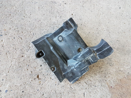BMW 5er F07 F10 F11 Abdeckung Lenkgetriebe Allrad hinten links 7228687