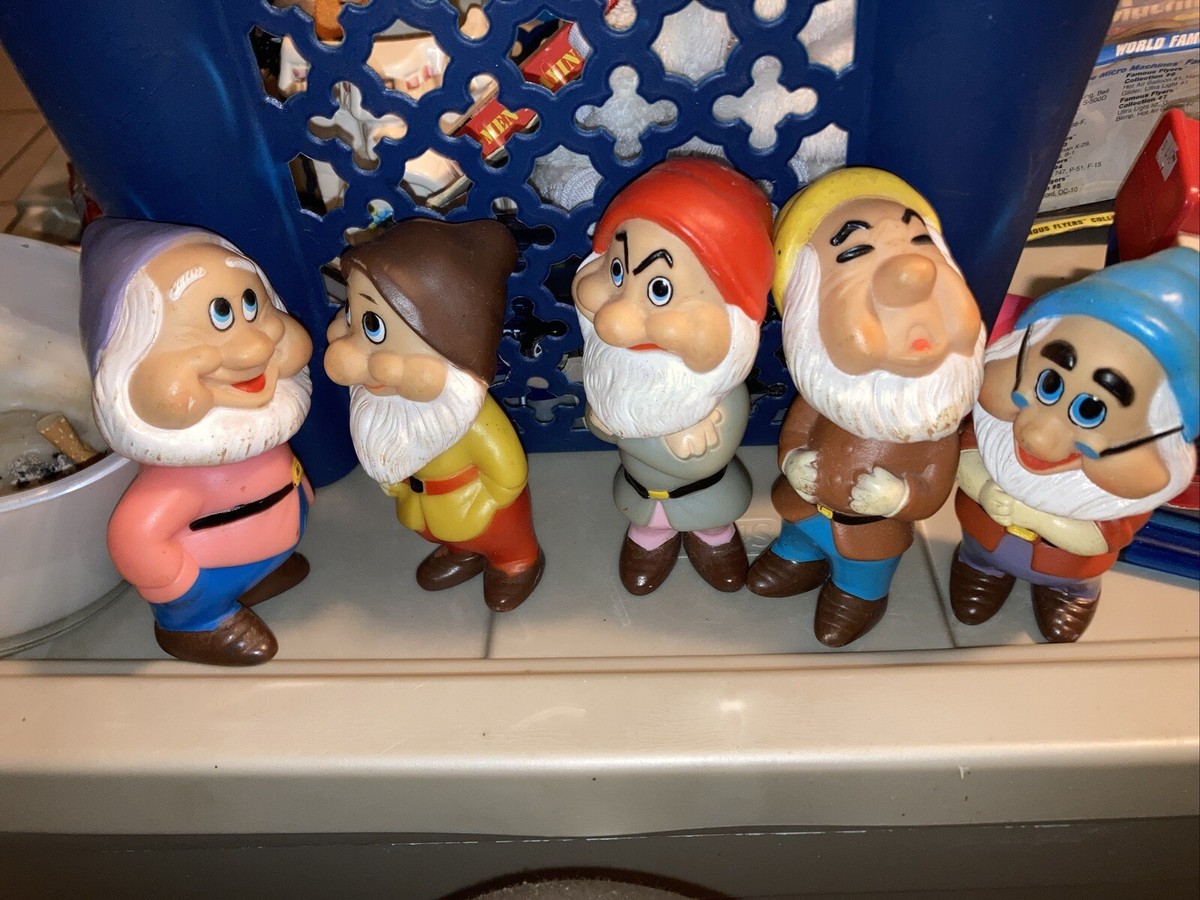 ダンボ Seven China   WALTDISNY PRODUCTION Vintage Walt Disney Production Seven Dwarfs Figures Squeeze