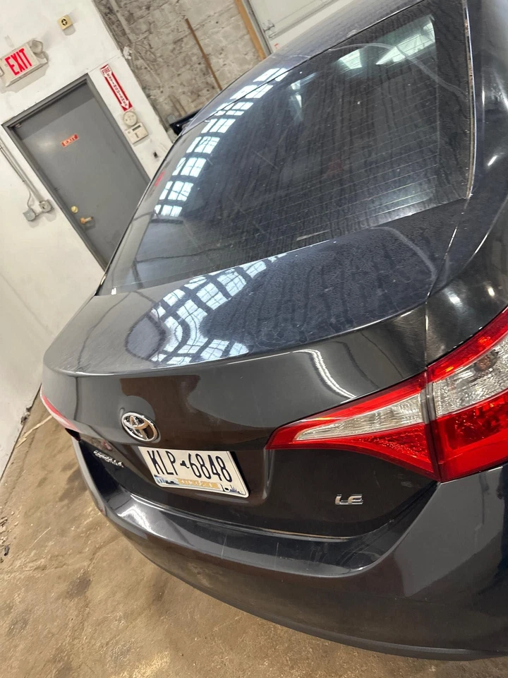 Used Deck Lid fits: 2015 Toyota Corolla w/o spoiler w/rear view camera conventio Foto 2 de 4