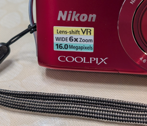 Nikon Coolpix S3300 Digital Camera- 16MP, 6X Wide Zoom, Battery + Charger & Case - Picture 6 of 19