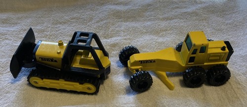 2 pieces 1994 TONKA Mini Road Grader Yellow Construction Die Cast & Bull Dozer
