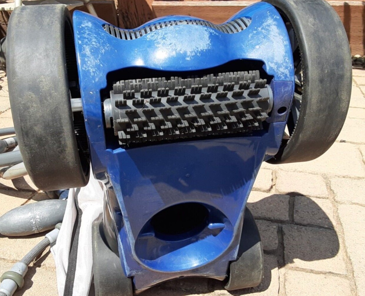 Pentair Racer Pool Cleaner/SweepPreownedDoes Not Come with Wall