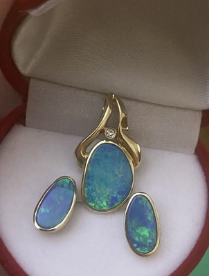 Wunderschöner 14k Gelbgold Boulder Opal & Diamant Anhänger & 14k Opal Ohrringe 