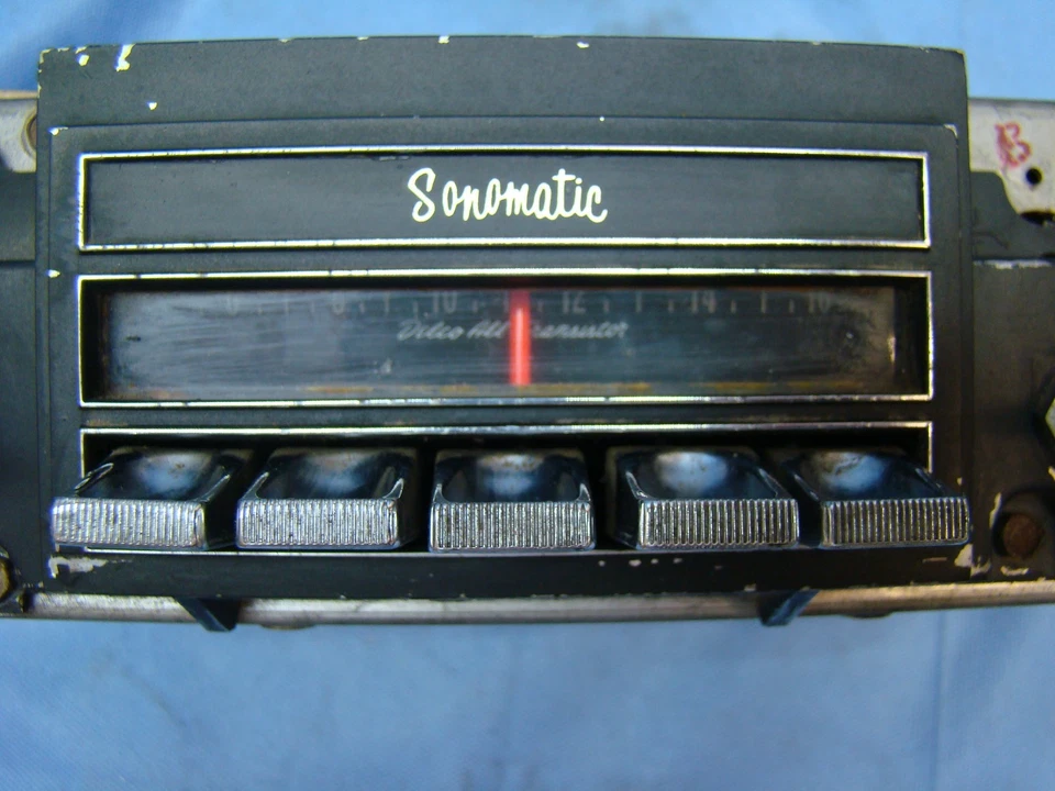 Radio Sonomatic AM Buick Skylark 1966-1967 Foto 3 de 4