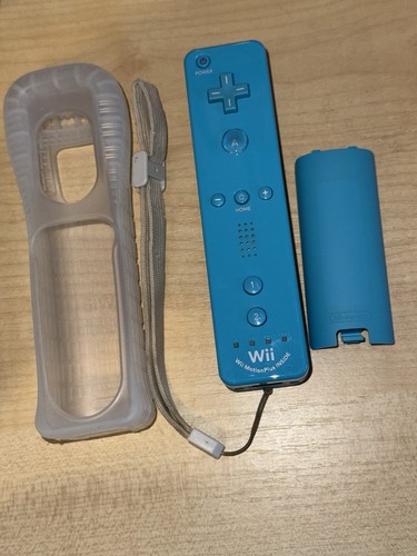 Official Genuine Nintendo Wii Wii U Motion Plus Controller Blue Jacket + Strap