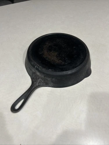 Griswold Cast Iron Skillet Frying Pan, Vintage Slant Logo Erie Heat Ring