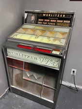 Vintage jukebox machine wurlitzer, great condition, needs new pin. Original rec