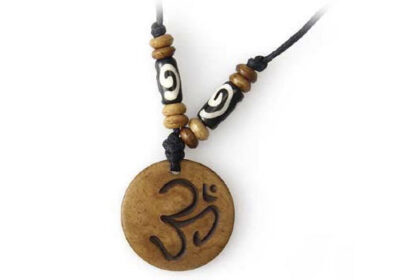 Yak Horn Anhänger - Tibet-Style, Om 6