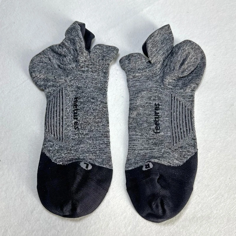 Paquete de 3 calcetines deportivos grises para hombre Elite ultra ligeros sin mostrar talla M Foto 3 de 3