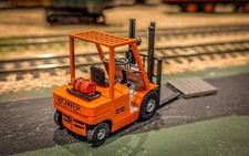 Gas Powered Fork Lift Truck - OO Gauge