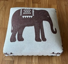 Schöner Schemel Fußhocker Elefant mit Nieten