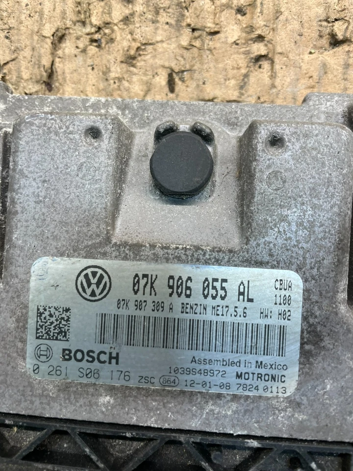 Unidad de control del motor ECM 2012 Volkswagen Passat ECU OEM U1715 DG Foto 4 de 4