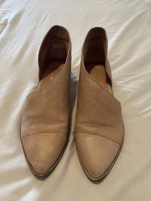 Free People Royale Flat Tan Leather Slip On Size 36.5 US 6 Side Cut Out Flats