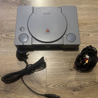 Sony PlayStation 1 Konsole SCPH-7002 - Grau getestet funktioniert mit Kabeln