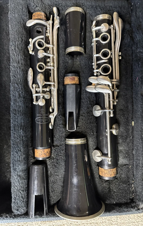 Clarinete de estudiante Vito-Reso-Tone 3 hecho en EE. UU. con estuche rígido extras Foto 2 de 4