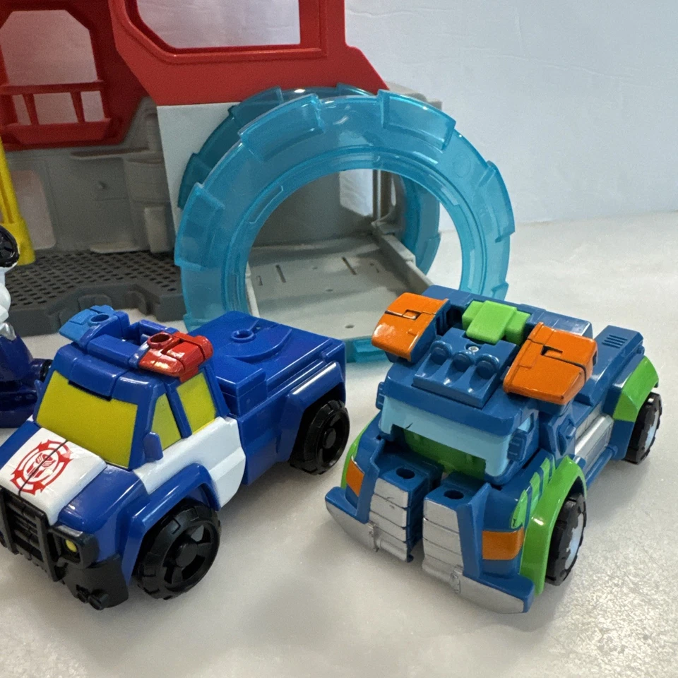 Playskool Heroes Transformers Rescue Bots Griffin Rock Firehouse Headquarters Foto 4 de 4