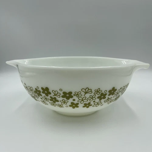 PYREX  Crazy Daisy Spring Blossom Cinderella 443 Bowl 2.5 Quart Green Vintage