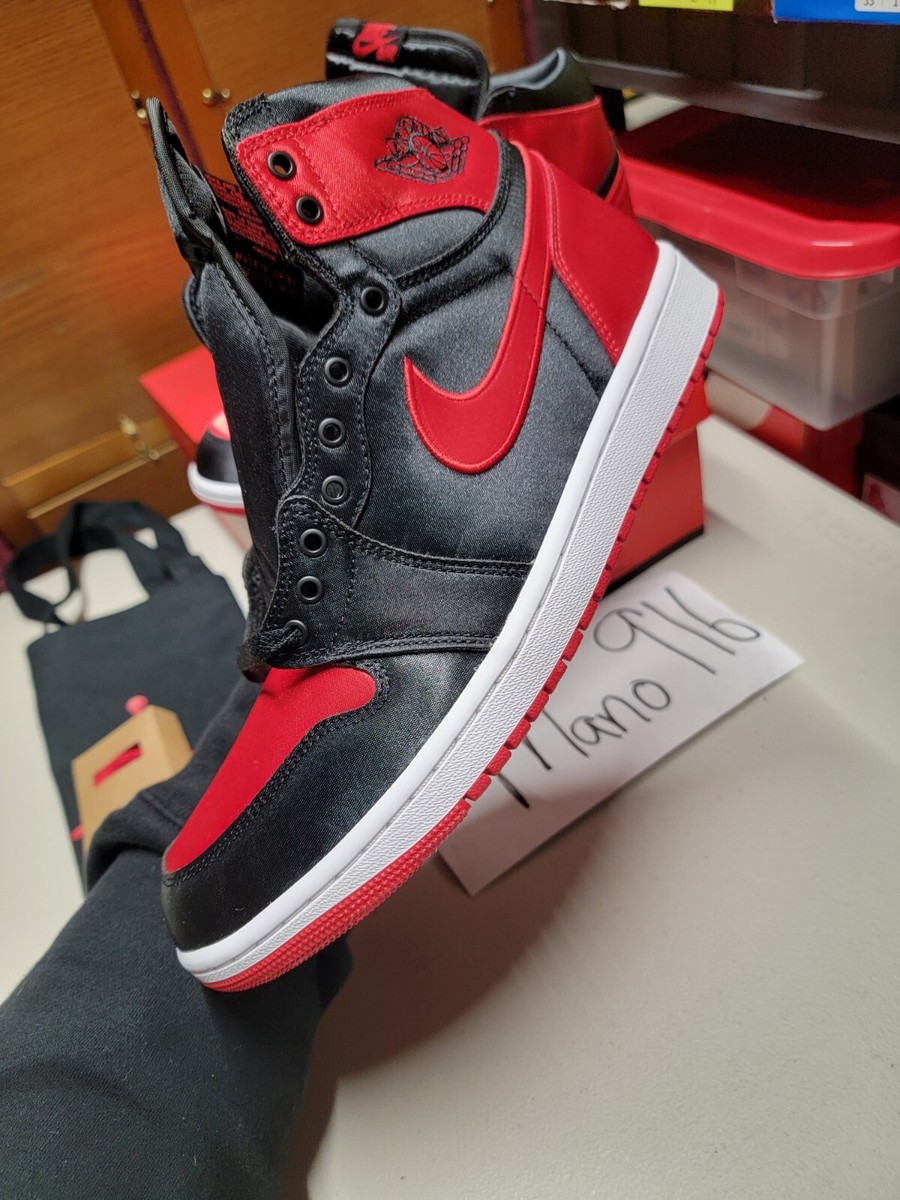 Sz 12Women's/10.5Men's Nike Air Jordan Retro 1 High OG Satin Bred