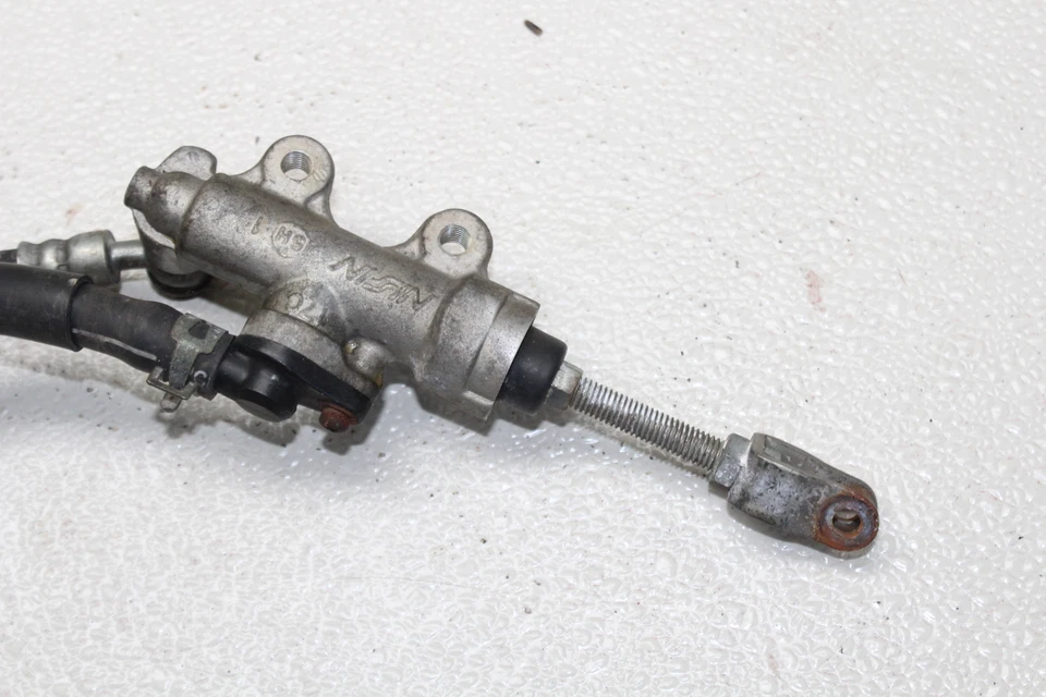 Suzuki GSXR1100W GSX-R1100W 1993-1998 freno trasero cilindro maestro con pinza Foto 3 de 4