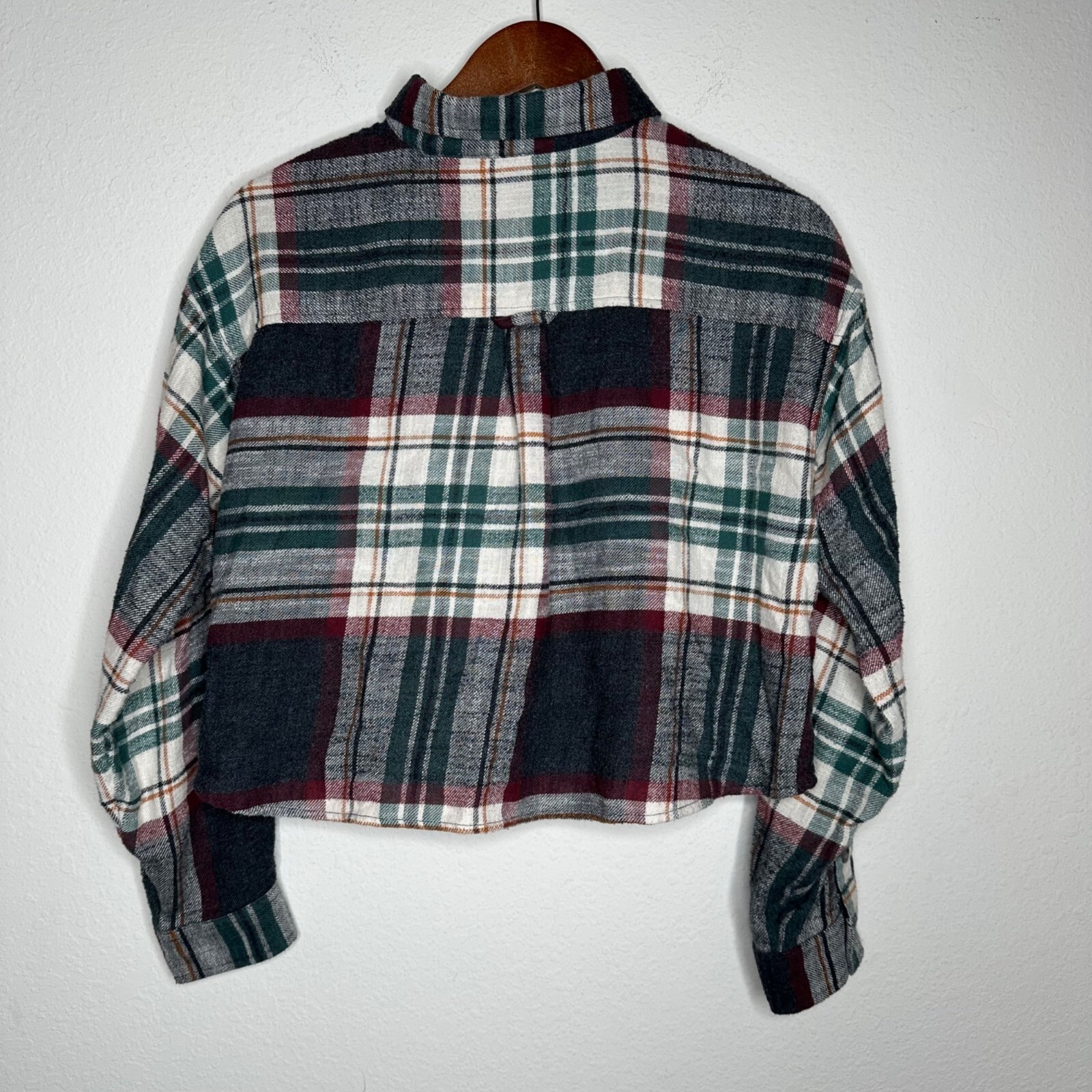 American Eagle Cropped button down flannel shirt … - image 2