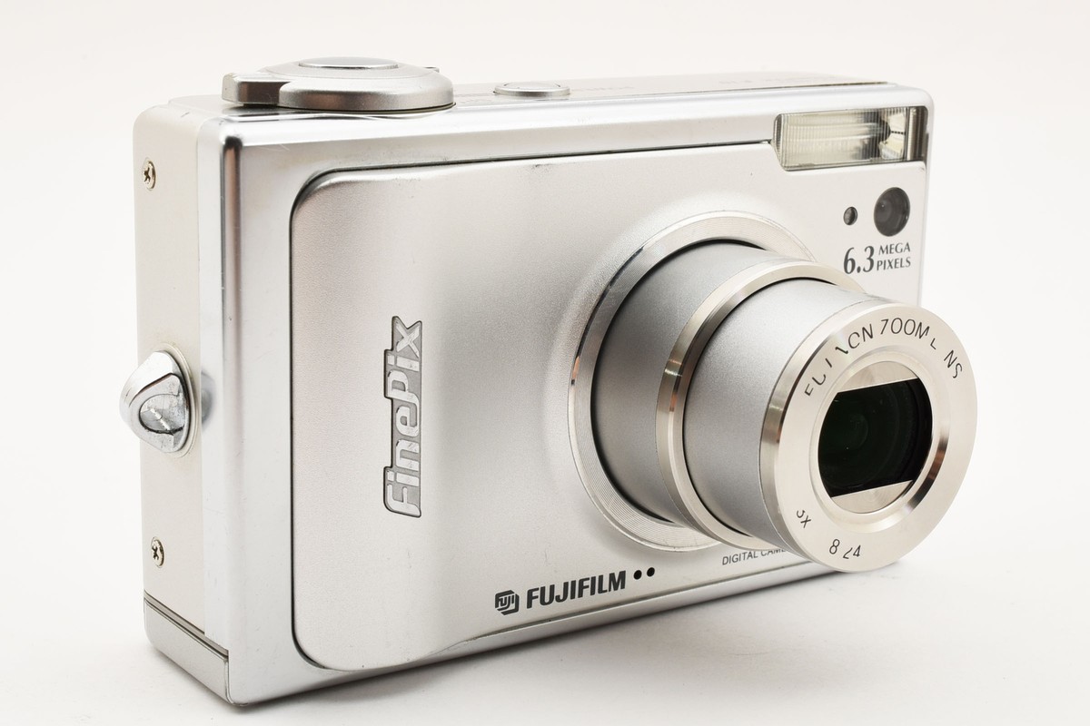 Fujifilm FinePix F10 6.3MP Compact Digital Camera From Japan Fujifilm FinePix F10 6.3MP Compact Digital Camera From Japan